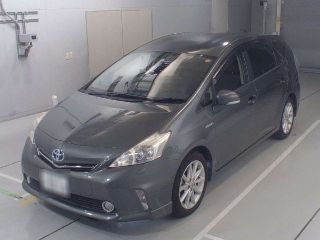 11150 Toyota Prius alpha ZVW41W 2012 г. (CAA Chubu)